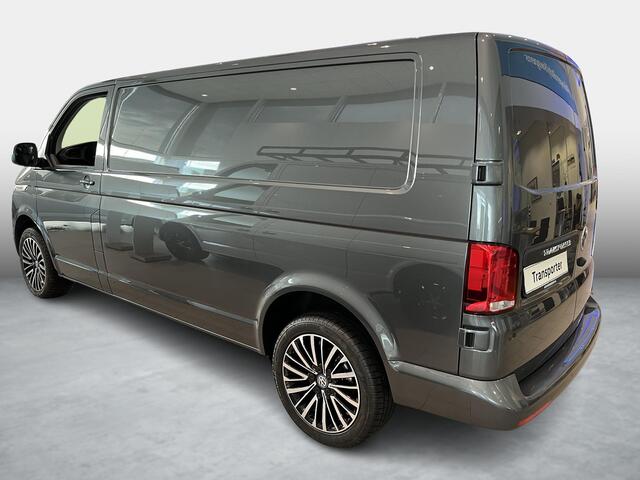 Volkswagen TRANSPORTER Bedrijfswagens Highline 2.0 TDI L2H1 28 110 kW / 150PK DSG VW Bedrijfswagens Transporter Highline 2.0 TDI L2H1 28 110 kW / 150PK Multifunctioneel stuurwiel | Armleuningen voor beide voorstoelen | Navigatiesysteem Discover Media (10") inclusief streaming &