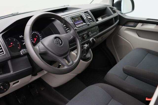 Volkswagen TRANSPORTER 2.0 TDI L1H2 Comfortline 2016 | 1e Eigenaar | Cruise Control | Trekhaak | Parkeersensoren | Elektrische Ramen | 2 Sleutels | Nationale Autopas
