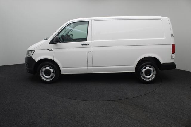 Volkswagen TRANSPORTER 2.0 TDI L1H2 Comfortline 2016 | 1e Eigenaar | Cruise Control | Trekhaak | Parkeersensoren | Elektrische Ramen | 2 Sleutels | Nationale Autopas