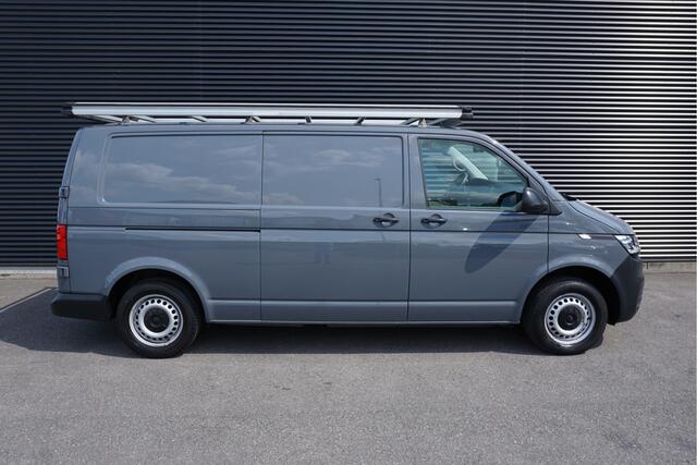 Volkswagen TRANSPORTER 28 | L2H1 | 150 PK DSG | App-Connect | Cruise | Trekhaak | Imperiaal