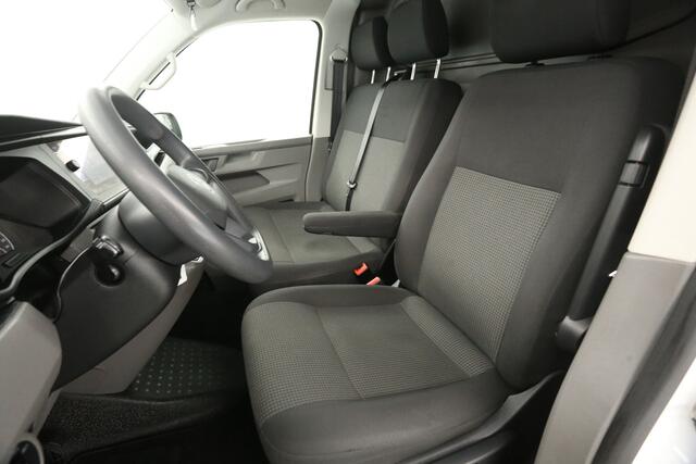 Volkswagen TRANSPORTER 2.0 TDI L1H1 140PK Airco Cruise Carplay Trekhaak 3 Persoons Navi PDC Imperiaal