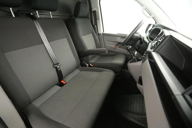 Volkswagen TRANSPORTER 2.0 TDI L1H1 140PK Airco Cruise Carplay Trekhaak 3 Persoons Navi PDC Imperiaal