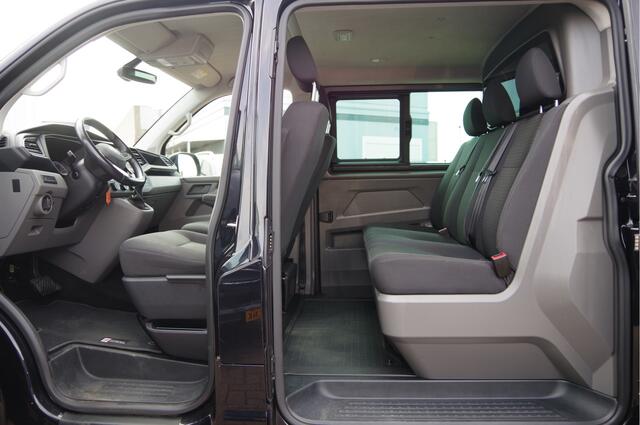 Volkswagen TRANSPORTER 2.0 TDI L2 150PK AUT. DC-5P, LED, 2X SCHUIFDEUR, TREKHAAK, NAVI, CRUISE, LEDER STUUR, PARKEERSENSOREN, MISTLAMPEN, DUBBELE CABINE