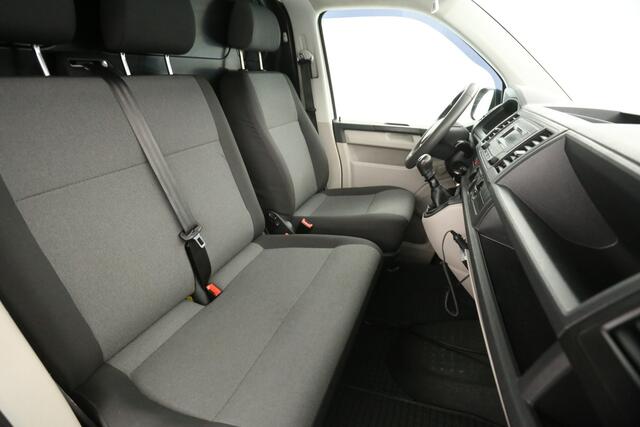 Volkswagen TRANSPORTER 2.0 TSI 150PK L1H1 | Benzine | EMISSIEVRIJE ZONE | Trekhaak PDC Bluetooth 3 Persoons Schuifdeur