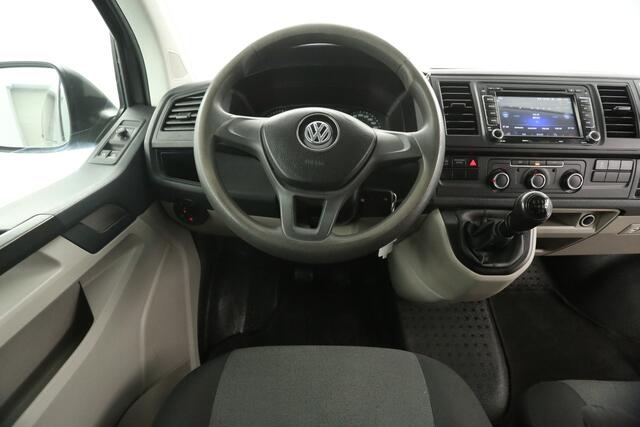 Volkswagen TRANSPORTER 2.0 TDI L2H1 | Dubbele Cabine | 6 Persoons | Airco Trekhaak LED PDC 17''LMV Sidebars