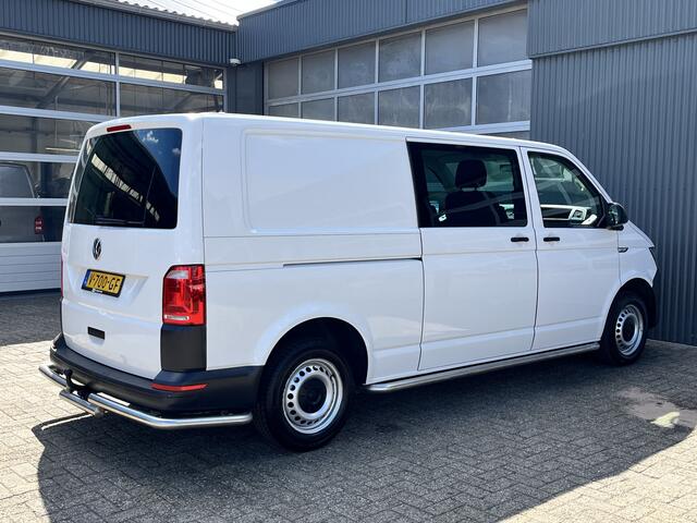 Volkswagen TRANSPORTER 2.0 TDI L2H1 DC Btw en Bpm vrij!! Automaat Dubbele schuifdeur Airco Cruise controle Telefoonverbinding Trekhaak 2500kg trekgewicht 5-Persoons Euro 6 DC 1e eigenaar Ex overheid Dealer onderhouden