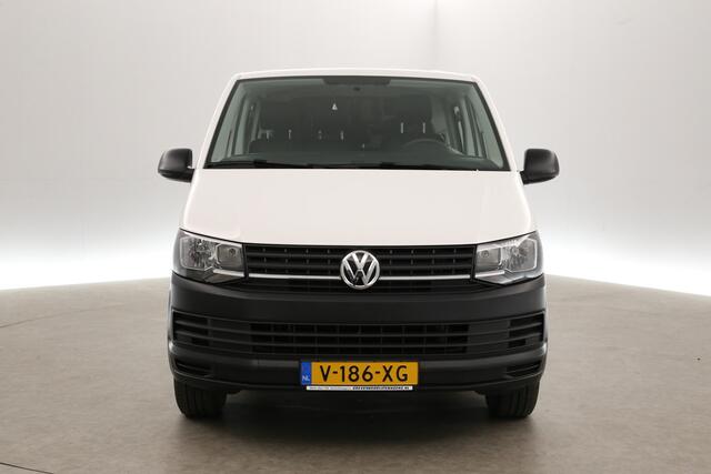 Volkswagen TRANSPORTER 2.0 TDI L2H1 | Dubbele Cabine | 6 Persoons | 140PK Airco Trekhaak Bluetooth Elektrpakket Schuifdeur Lat om Lat