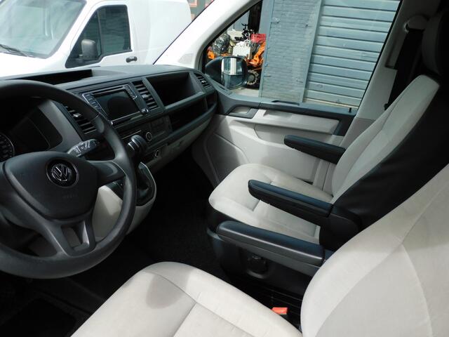 Volkswagen TRANSPORTER 2.0 TDI L2H1 Highline ROLSTOELBUS ROLSTOELLIFT! FULLMAP NAVI! STOELVERWARMING! BLUETOOTH! CRUISE! AIRCO!