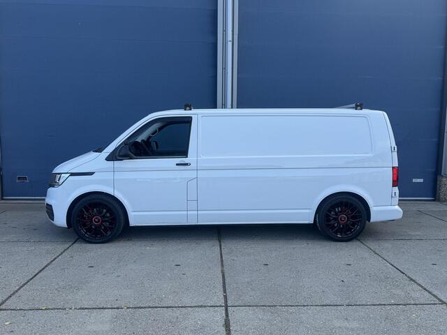 Volkswagen TRANSPORTER 2.0 TDI L2H1 30 Comfortline AIRCO / CRUISE CONTROLE / NAVI / CARPLAY / VERLAAGD