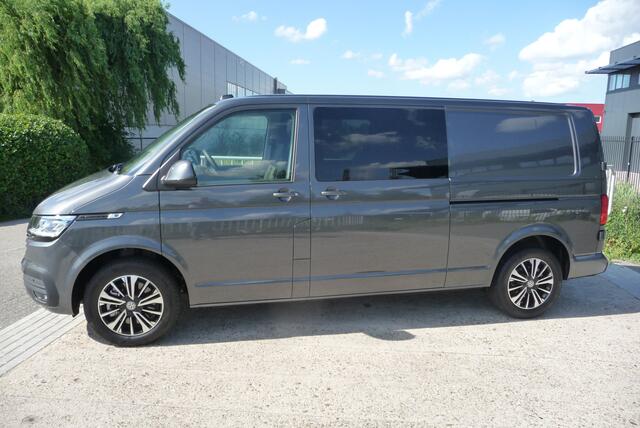 Volkswagen TRANSPORTER 2.0 TDI L2H1 30 Highline DC 5 zits Aut 204 pk 2 zijschuifdeur, trekhaak, BPM vrij