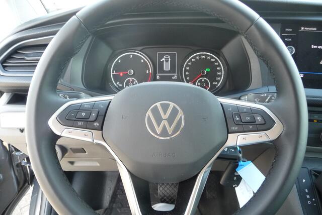 Volkswagen TRANSPORTER 2.0 TDI L2H1 30 Highline DC 5 zits Aut 204 pk 2 zijschuifdeur, trekhaak, BPM vrij