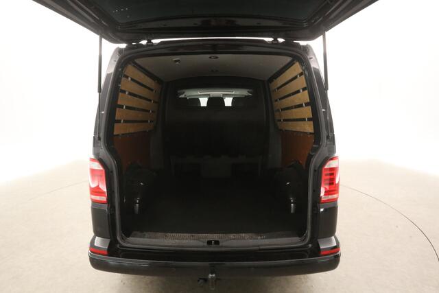 Volkswagen TRANSPORTER 2.0 TDI L2H1 | 204PK Aut. | Dubbele Cabine | Panoramadak | 5 Persoons | Airco | Camera | Carplay | Cruise | Navi | PDC | 18''LMV | 2xSchuifdeur | Trekhaak