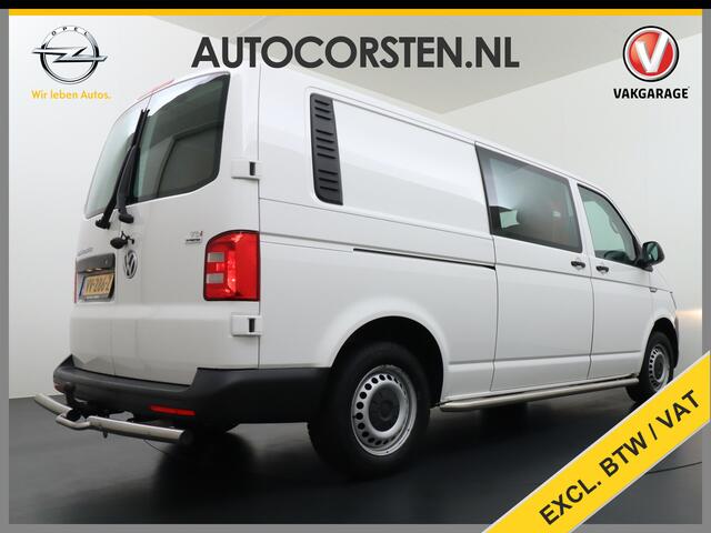 Volkswagen TRANSPORTER 2.0TDI 141PK L2H1 AUTOMAAT Leder Airco Trekhaak Camera Voorruitverwarming Bluetooth Highline Sidebars Schuifdeur met Raam Betonplex Vloer Wandbetimmering Tussenwand 1e Eigenaar Euro 5 2.500KG Trekgewicht