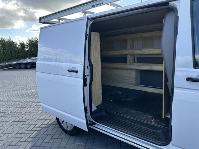 Volkswagen TRANSPORTER 2.0 TDI / L1H1 / 1e EIG. / IMPERIAAL / TREKHAAK / AIRCO / BIJRIJDERSBANK / PDC