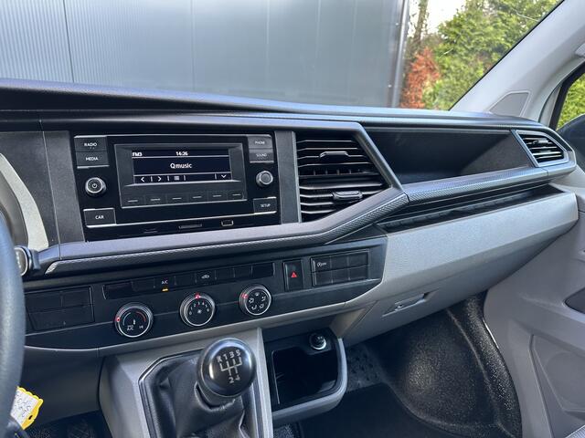 Volkswagen TRANSPORTER 2.0 TDI / L1H1 / 1e EIG. / IMPERIAAL / TREKHAAK / AIRCO / BIJRIJDERSBANK / PDC