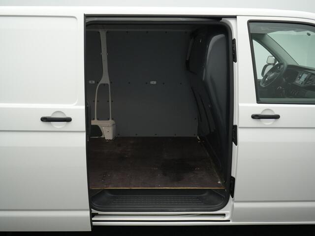 Volkswagen TRANSPORTER 2.0 TDI 110 pk L2H1 28 Economy Business | Parkeerhulp achter | Cruise control | Bijrijdersbank | Tussenschot volledig | Betonplex laadvloer