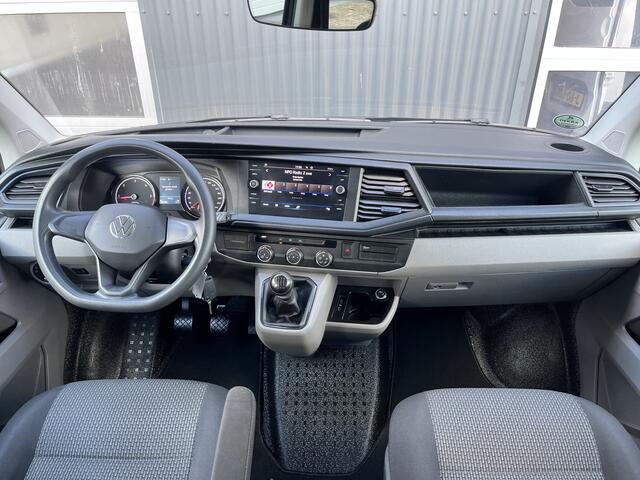 Volkswagen TRANSPORTER 2.0 TDI L2H1 DC 150PK Airco Cruise controle Telefoonverbinding Trekhaak 2500kg trekgewicht Apple carplay Navigatiesysteem schuifdeur Euro 6 DC 1e eigenaar Dealer onderhouden
