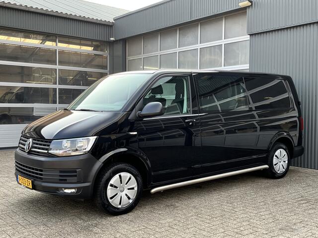 Volkswagen TRANSPORTER 2.0 TDI L2H1 DC 150pk Airco Cruise controle Telefoonverbinding Trekhaak 2500kg trekgewicht Navigatiesysteem schuifdeur Euro 6 DC 1e eigenaar Dealer onderhouden