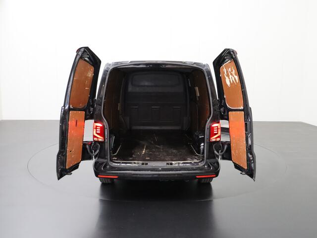 Volkswagen TRANSPORTER 2.0TDI Lang Achterdeuren | Navigatie | Airco | Cruise | 3-Persoons | Betimmering