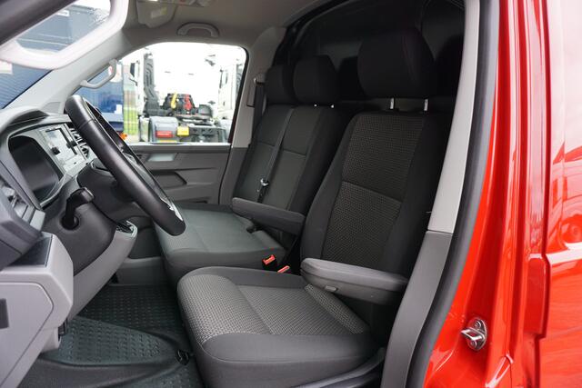 Volkswagen TRANSPORTER 32 | 150 PK DSG | L2H1 | App-Connect | Camera | Cruise | PDC | Standkachel | Stoelverwarming | Trekhaak