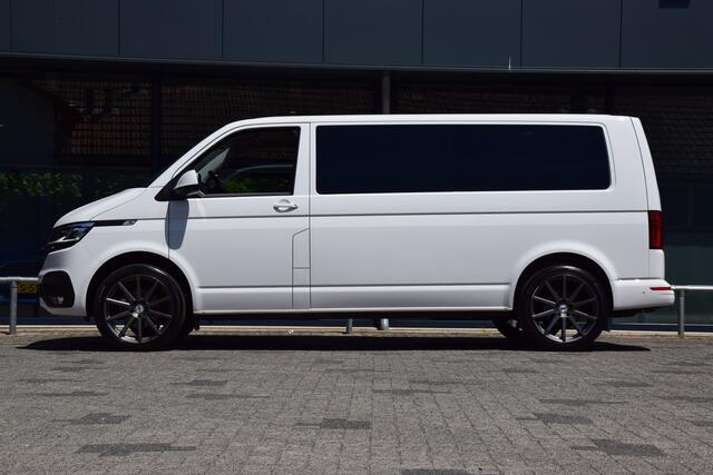 Volkswagen TRANSPORTER 2.0 TDI L2H1 Highline DSG Automaat 3-zits (3 persoons) | Org. NL | BPM Vrij | Trekhaak | LED | Adaptive Cruise Control | PDC V+A incl. Camera | Voorruit verwarming | DAB+ | Lichtmetalen velgen 19" |