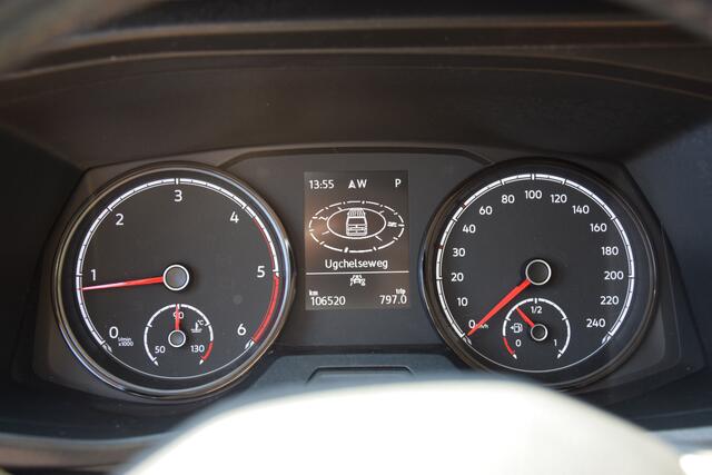 Volkswagen TRANSPORTER 2.0 TDI L2H1 Highline DSG Automaat 3-zits (3 persoons) | Org. NL | BPM Vrij | Trekhaak | LED | Adaptive Cruise Control | PDC V+A incl. Camera | Voorruit verwarming | DAB+ | Lichtmetalen velgen 19" |