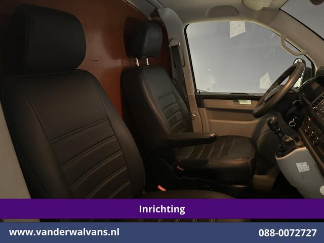 Volkswagen TRANSPORTER 2.0 TDI 150pk L2H1 Inrichting Euro6 Airco | Camera | Leder | Cruisecontrol | 2500kg Trekhaak Parkeersensoren