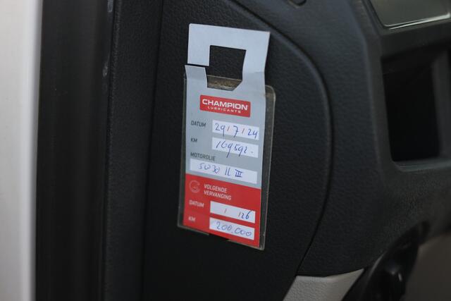 Volkswagen TRANSPORTER 2.0 TDI L2H1 AIRCO | TREKHAAK