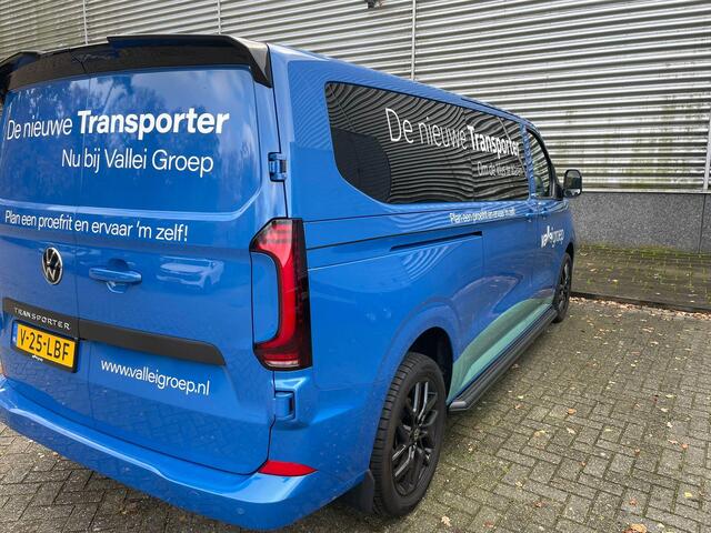 Volkswagen TRANSPORTER 2.0 TDI 170PK Automaat L2 Bulli Intro Led | Black Edition | Navigatie | Stoelverwarming | Carplay | L.M.Wielen | Clima