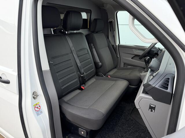 Volkswagen TRANSPORTER 2.0 TDI 150PK Automaat L2H1 Airco Cruise Control Trekhaak Carplay Navigatie 3 Stoelen Parkeersensoren
