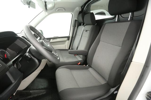 Volkswagen TRANSPORTER 2.0 TDI 150PK L2H1 | Aut. | Airco | Cruise | 3-Zits | Trekh. | Parkeersens. | Stoelverw.