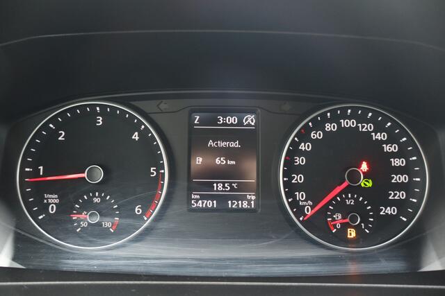 Volkswagen TRANSPORTER 2.0 TDI L2H1 Highline - NL- Auto!! Camera I Adap Cruise I Apple