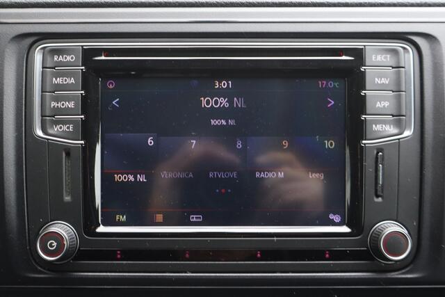 Volkswagen TRANSPORTER 2.0 TDI L2H1 Highline - NL- Auto!! Camera I Adap Cruise I Apple