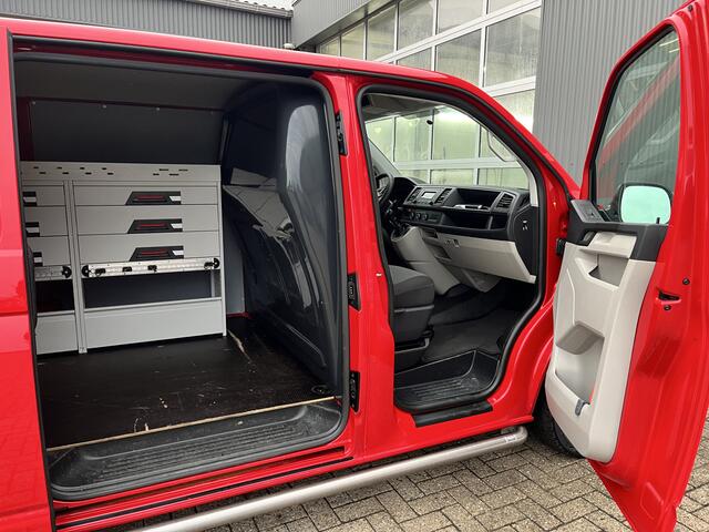 Volkswagen TRANSPORTER 2.0 TDI L1H1 Airco Cruise control Kastinrichting Betimmering in de laadruimte Telefoonvoorbereiding 1e eigenaar Dealer onderhouden Euro 6