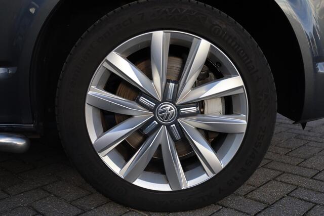 Volkswagen TRANSPORTER 2.0 TDI L2H1 DC 4Motion Highline 204PK / 150kW DSG, 4-motion 4 x 4 Dubbele cabine, trekhaak, achteruitrijcamera, parkeersensoren voor en achter (pdc), cruise control, verwarmbare voorruit, navigatie, DAB+, Apple Carplay / Android Auto, lederen bekleding,