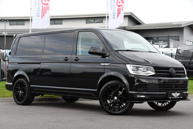 Volkswagen TRANSPORTER 2.0 TDI L2H1 Black Edition Highline Adaptieve Cruise, Camera, Carplay, Leder, Trekhaak, Sensoren, 150pk, Automaat, Uniek!