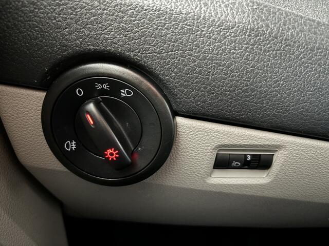 Volkswagen TRANSPORTER Kombi 2.0 TDI L1H1 18.925 excl. btw | 9 persoons | Airco | Taxi