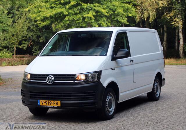 Volkswagen TRANSPORTER 2.0 TDI L1H1 Trendline | 2017 | Airco | Cruise |