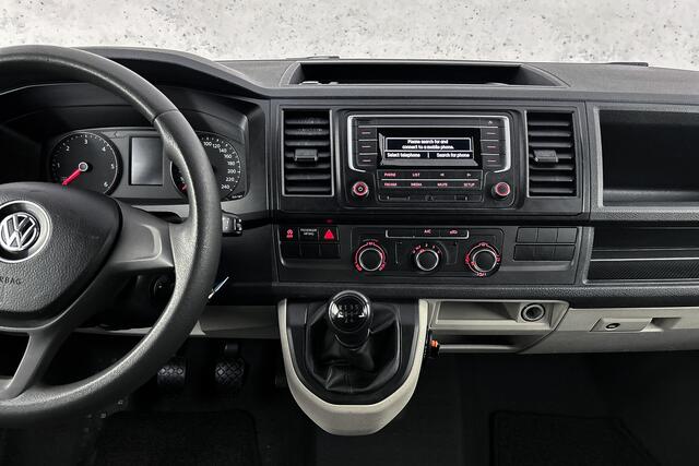 Volkswagen TRANSPORTER 2.0 TDI L2H1 DC Comfortline | Trekhaak | 2 zitplaatsen rechtsvoor | Cruise control