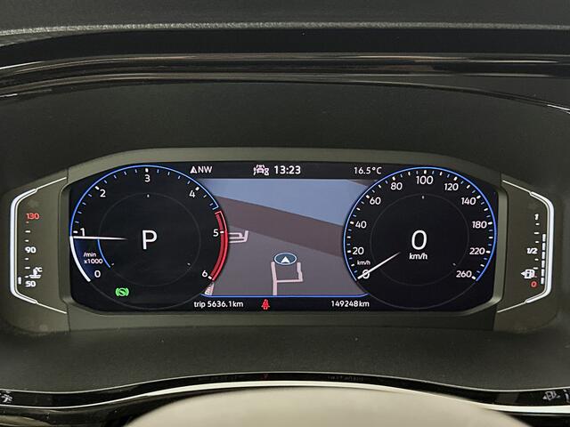 Volkswagen TRANSPORTER 2.0 TDI L2H1 28 Bulli Leder Adaptieve cruise control Virtual cockpit Navigatie Led Trekhaak