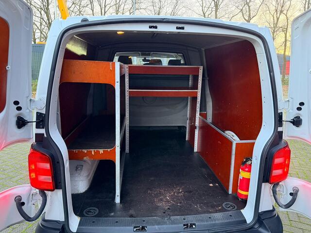 Volkswagen TRANSPORTER 2.0 TDI L2H1 DC