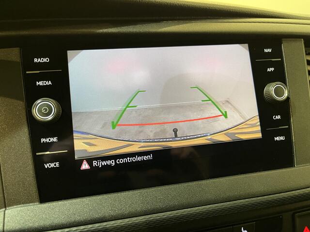 Volkswagen TRANSPORTER 2.0 TDI L2H1 4Motion 150 PK Automaat / Euro 6 / Servicebus / Sortimo Inrichting / Airco / Cruise Control / Camera / Trekhaak / CarPlay / Navigatie / Klep