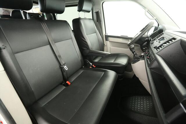 Volkswagen TRANSPORTER 2.0 TDI L2H1 | 140PK | DC | Airco | Trekhaak | Elektrpakket