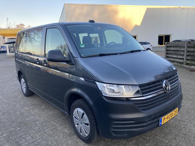 Volkswagen TRANSPORTER Kombi 2.0 TDI L1H1 9 Persoons CarPlay Trekhaak Airco