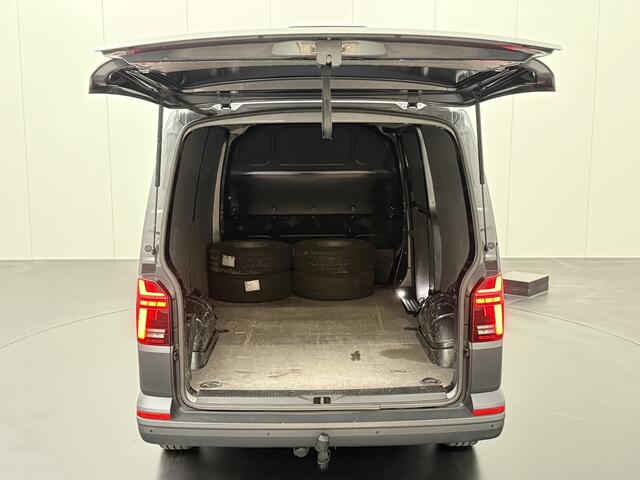 Volkswagen TRANSPORTER 2.0TDi 150PK DSG Automaat Lang | Led | Navigatie | Camera | Multimedia | Trekhaak | 3-Persoons