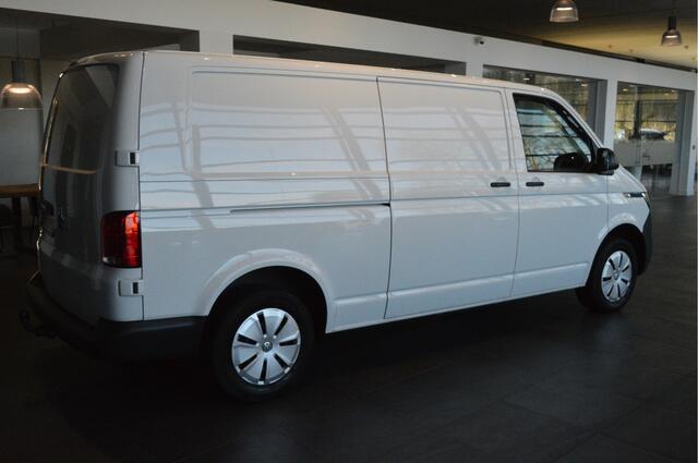Volkswagen TRANSPORTER 2.0 TDI L2H1 airco cruise navi trekhaak pdc 150 pk !!