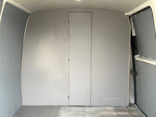 Volkswagen TRANSPORTER 2.0 TDI 150PK Automaat L1 / Airco / Navi by app / Trekhaak