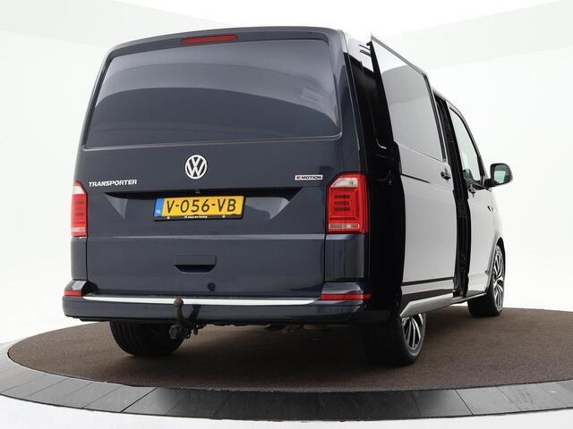 Volkswagen TRANSPORTER 2.0 TDI 204pk DSG L1H1 4Motion Highline · Camera · Apple/Android Car Play · Navigatie · ACC · P-Sensoren · Trekhaak · 17'' Inch ·
