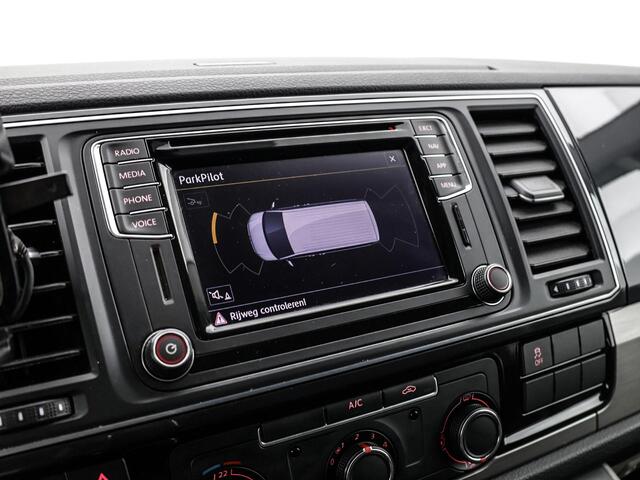 Volkswagen TRANSPORTER 2.0 TDI 204pk DSG L1H1 4Motion Highline · Camera · Apple/Android Car Play · Navigatie · ACC · P-Sensoren · Trekhaak · 17'' Inch ·