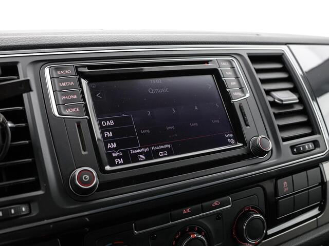 Volkswagen TRANSPORTER 2.0 TDI 204pk DSG L1H1 4Motion Highline · Camera · Apple/Android Car Play · Navigatie · ACC · P-Sensoren · Trekhaak · 17'' Inch ·
